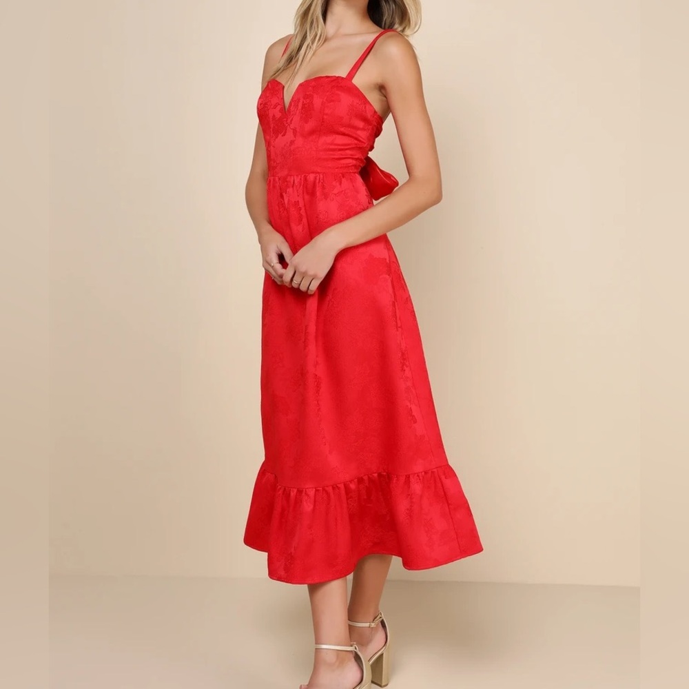 Lulu Major Perfection Red Floral Jacquard Midi Dress with Pockets - Picture 3 of 5